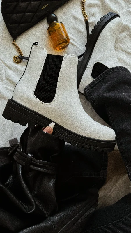 Nicolo Pull On Chelsea Boots - White