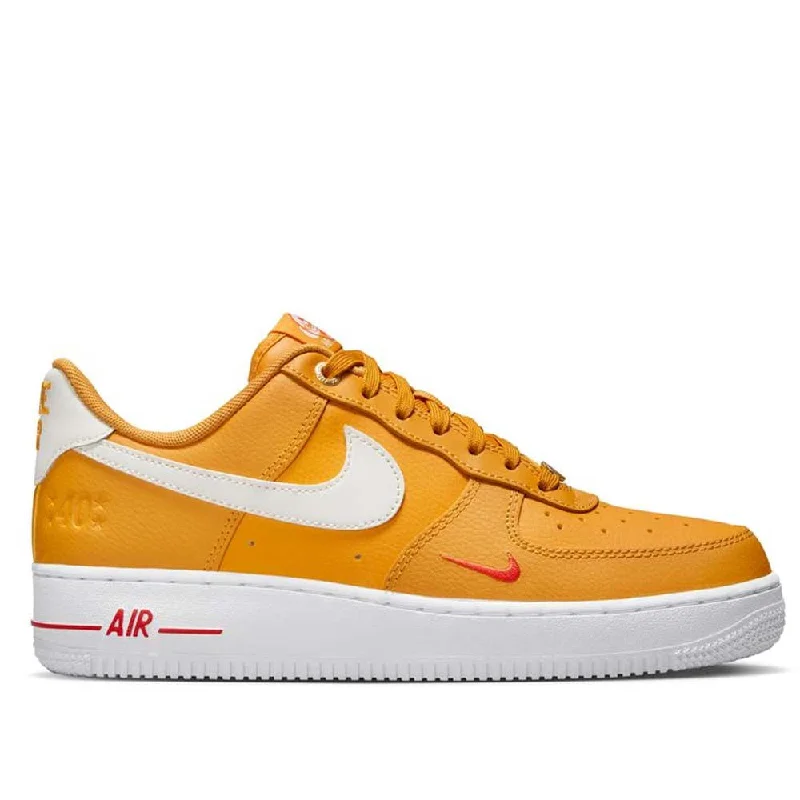 Nike Women' Air Force 1 '07 SE Casual Shoes