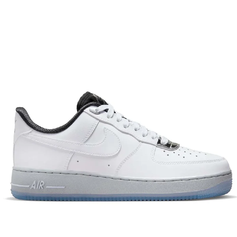 Nike Women's Air Force 1 '07 SE