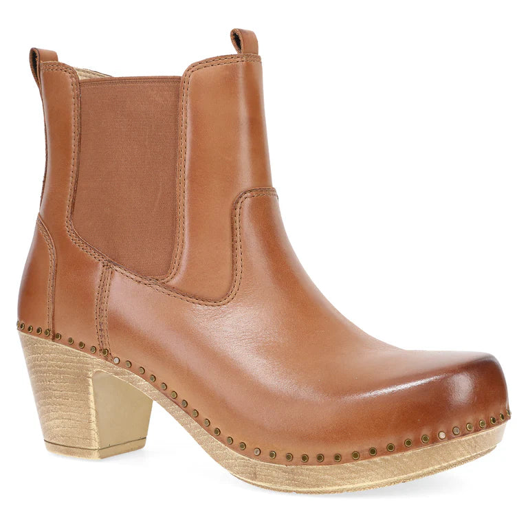 Shayna Heeled Clog Boot in Luggage